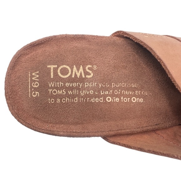 TOMS Brown Slip On Perforated Block Heel Mule Sandals Size 9.5 Women’s - Picture 2 of 8
